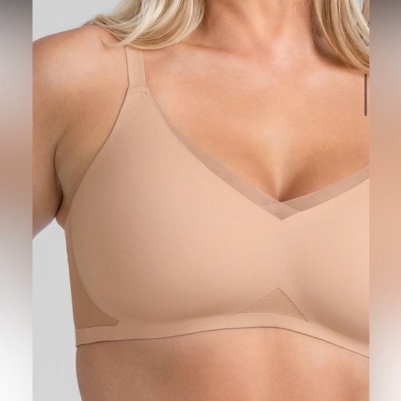 Honeylove CrossOver Wireless Bra in Sand Size Medium - Picture 4 of 11